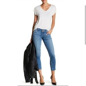 Hudson Collin crop with Raw Hem Skinny Jean Women Size 27